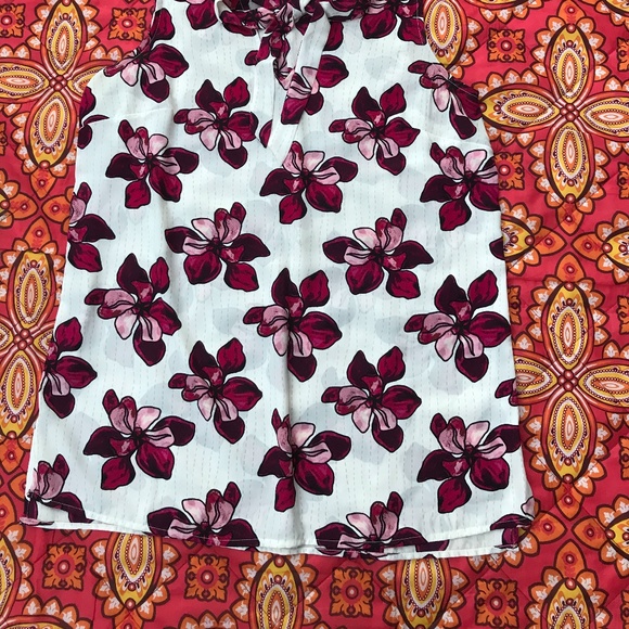 Halogen Sleeveless Top - Picture 2 of 2